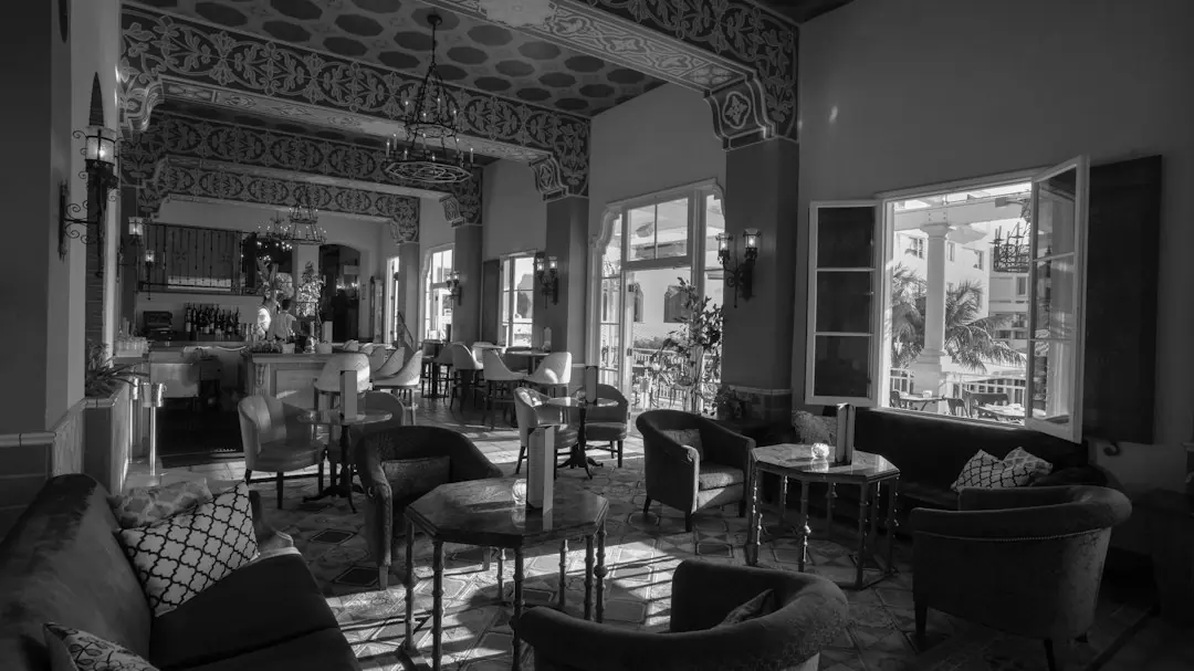Cafe and Lounge